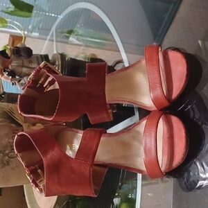 NINE WEST SIZE 8 PUMPS